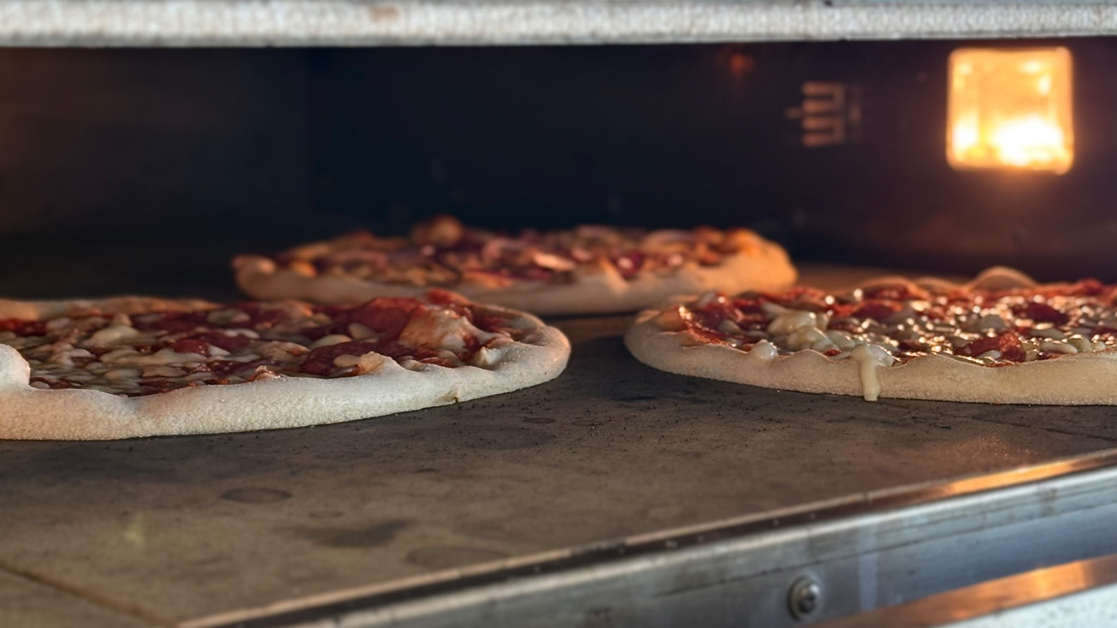 Laden pizza toni 2206217a